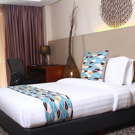 The Oriental Hotel Bataan Mariveles Bagian luar foto