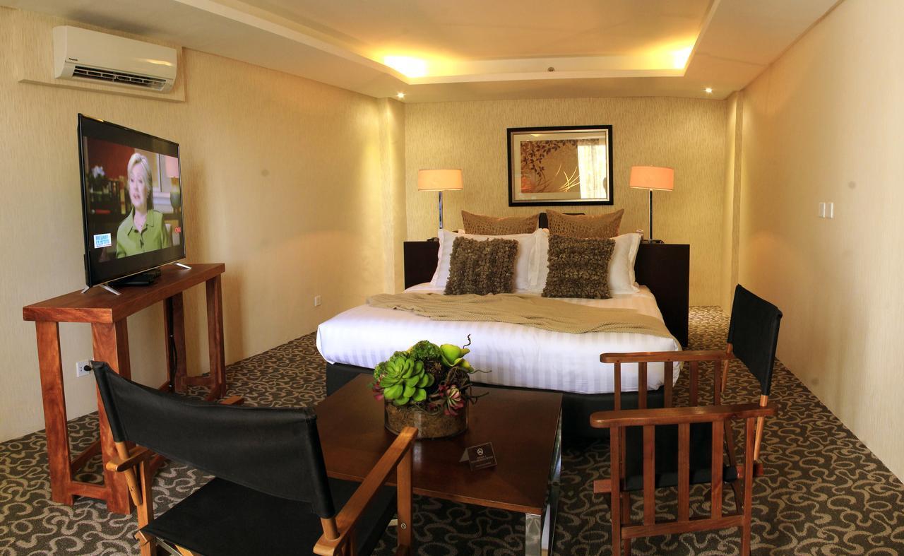 The Oriental Hotel Bataan Mariveles Bagian luar foto