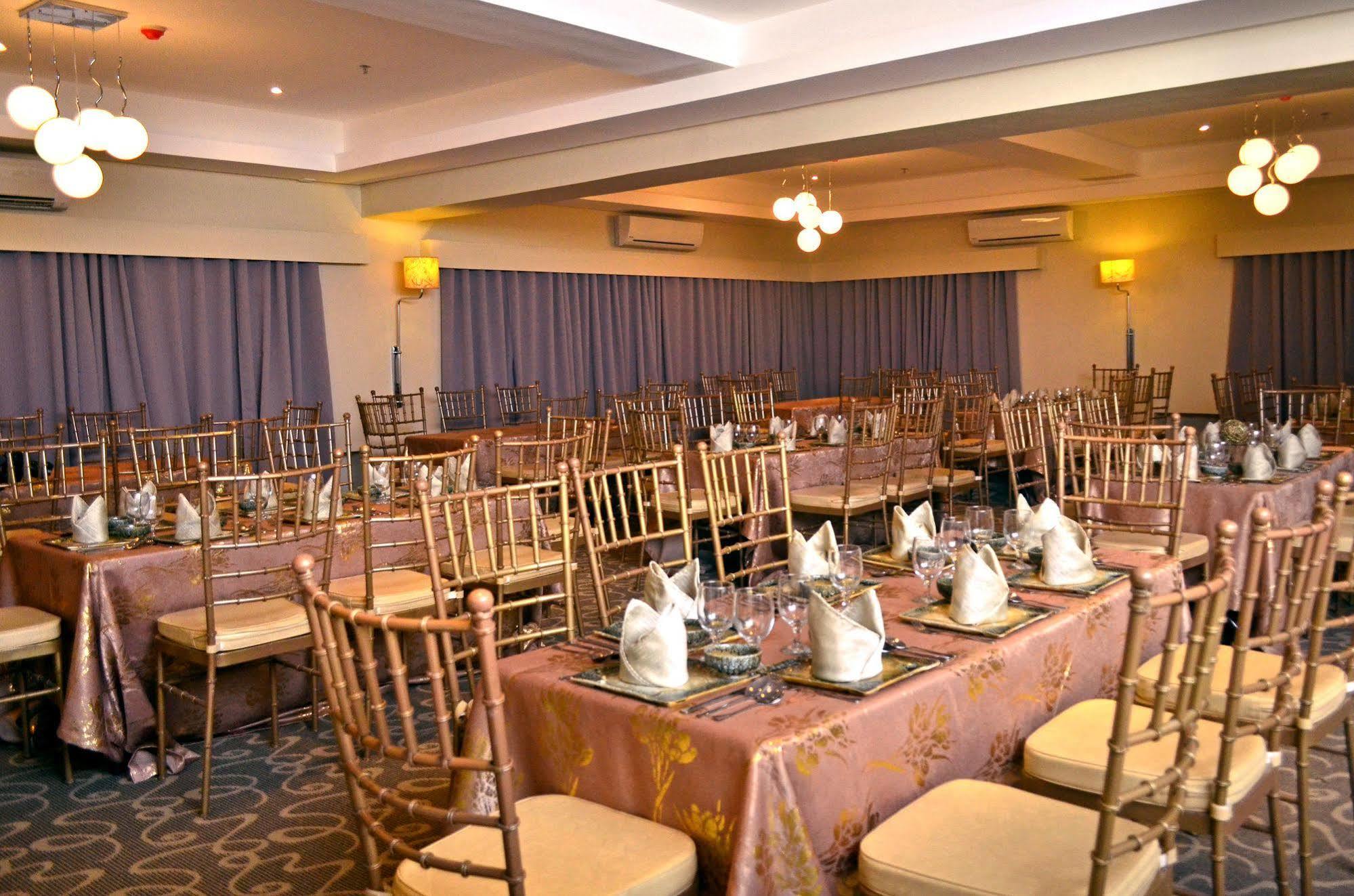 The Oriental Hotel Bataan Mariveles Bagian luar foto